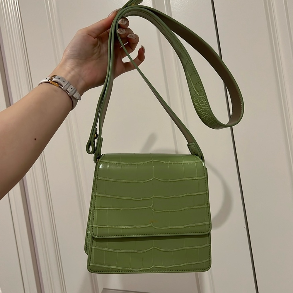 JW PEI Green Croc-Embossed Shoulder Bag - amazing condition!!! FREE SHIPPING!